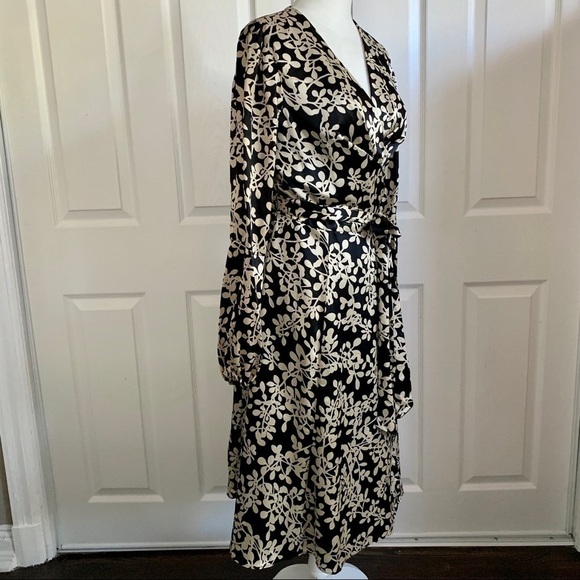 Donna Ricco Black and Ivory Silk Floral Wrap Dress - Picture 6 of 11